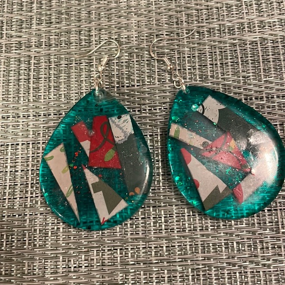 Handmade Festive Large Holiday Earrings Green Circle - Picture 9 of 10